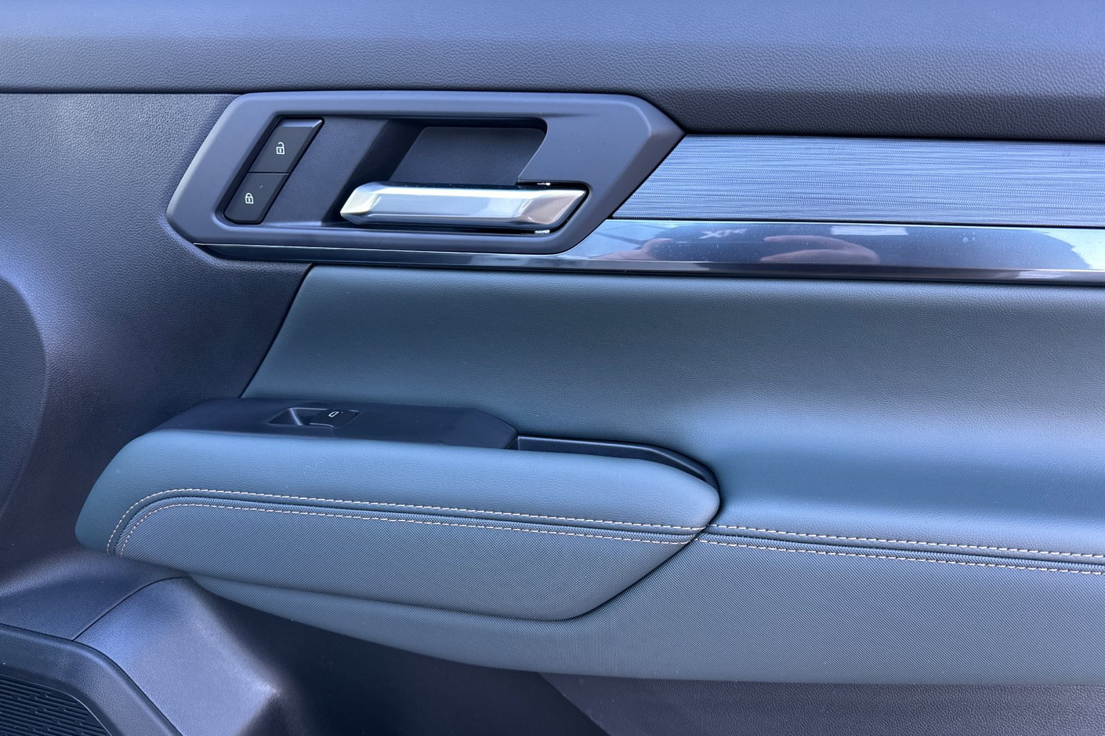 New 2026 GMC Terrain AT4 w/ Convenience Package III AWD/4WD image 19