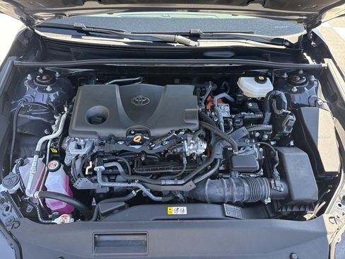 Used 2025 Toyota Camry XLE FWD image 10