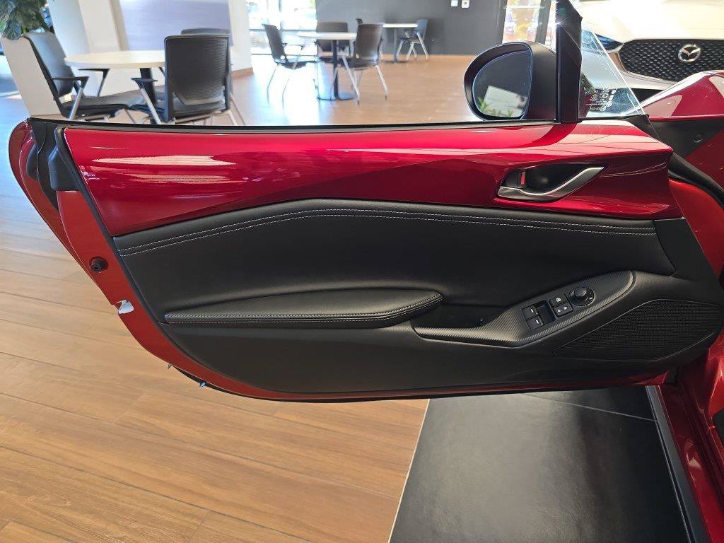 New 2026 MAZDA MX-5 Miata Club w/ Interior Package RWD image 11