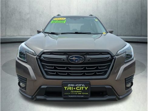 Used 2023 Subaru Forester Limited AWD/4WD image 10