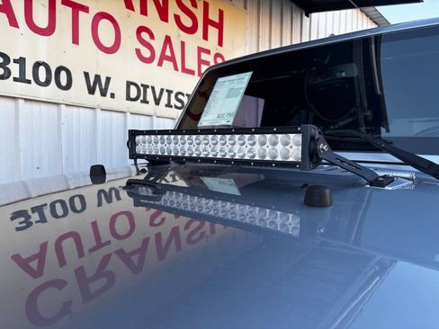 Used 2015 Jeep Wrangler Unlimited Rubicon w/ Connectivity Group AWD/4WD image 11
