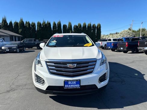 Used 2017 Cadillac XT5 Luxury w/ Driver Awareness Package FWD image 2