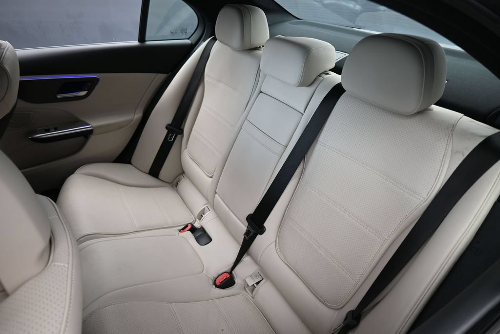 Used 2025 Mercedes-Benz C 300 Sedan image 38