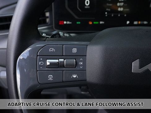 Used 2024 Kia EV9 Light Long Range RWD image 4