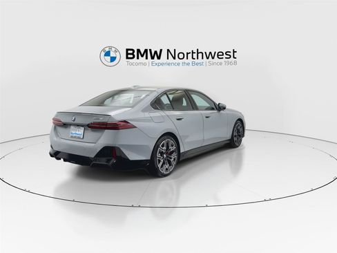 New 2027 BMW i5 eDrive40 w/ M Sport Package RWD image 3