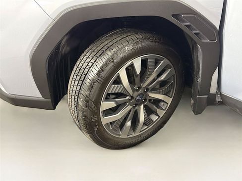 Used 2025 Subaru Forester Touring AWD/4WD image 36