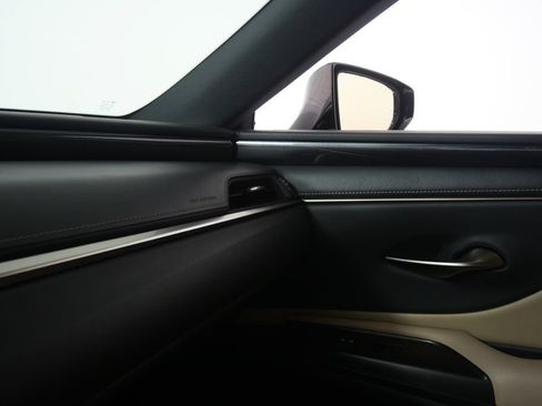 Used 2019 Lexus ES 350 w/ Accessory Package 2 FWD image 23