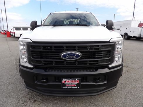 Used 2024 Ford F550 2WD Crew Cab Super Duty image 12