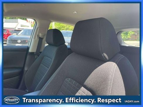 Used 2023 Honda HR-V LX image 19