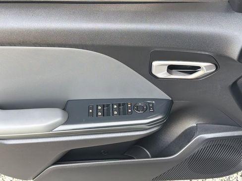 Used 2025 Kia K4 LXS image 3