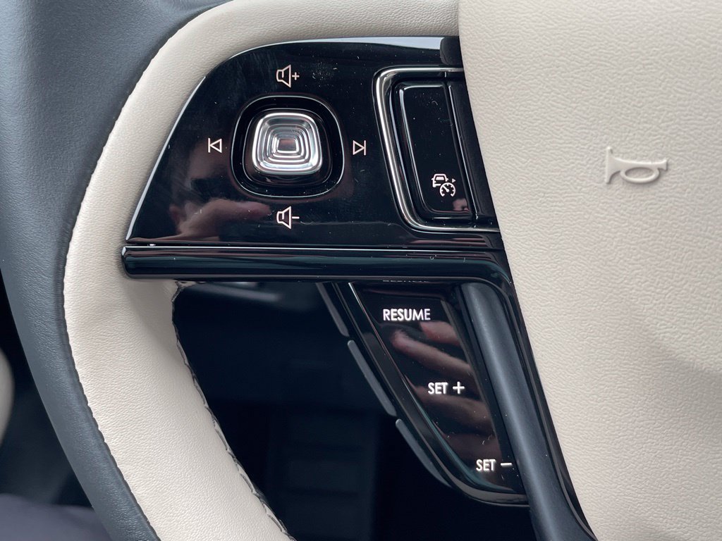 New 2025 Lincoln Corsair Reserve FWD image 8
