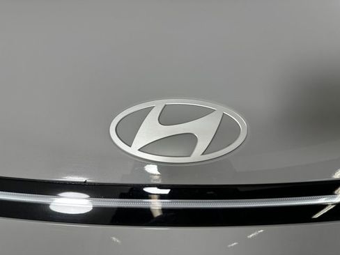 Used 2025 Hyundai Kona SEL image 9