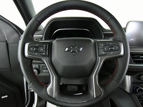 Used 2024 Chevrolet Suburban RST w/ Luxury Package image 2