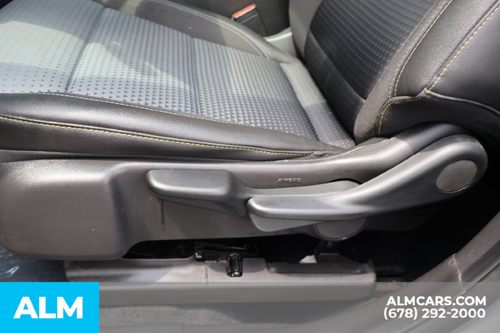 Used 2025 Chevrolet Trax LT FWD image 12