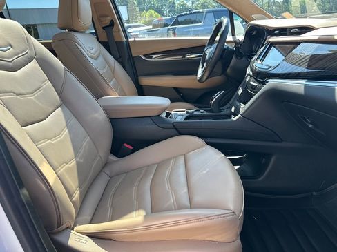 Certified 2025 Cadillac XT6 Premium Luxury w/ Platinum Package FWD image 13