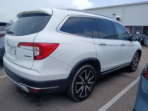 Used 2020 Honda Pilot Touring image 11