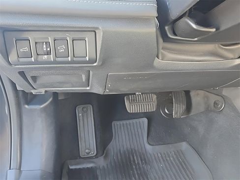 Used 2022 Subaru Outback Limited w/ Popular Package #2 image 11