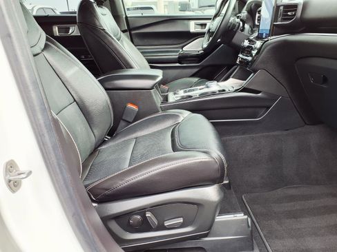 Certified 2022 Ford Explorer ST w/ Equipment Group 401A image 10