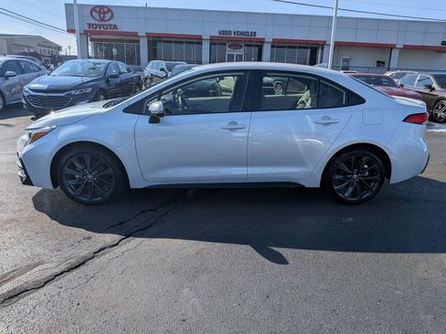 Certified 2025 Toyota Corolla SE image 4