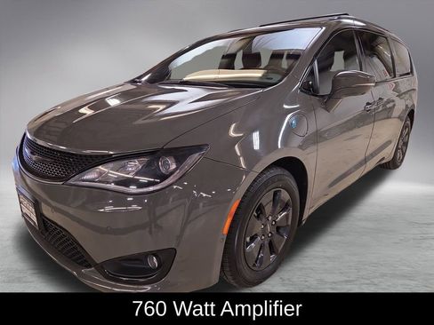 Used 2020 Chrysler Pacifica Limited w/ Quick Oder Package 2EV RED-S image 4