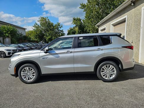 New 2025 Mitsubishi Outlander ES AWD/4WD image 3