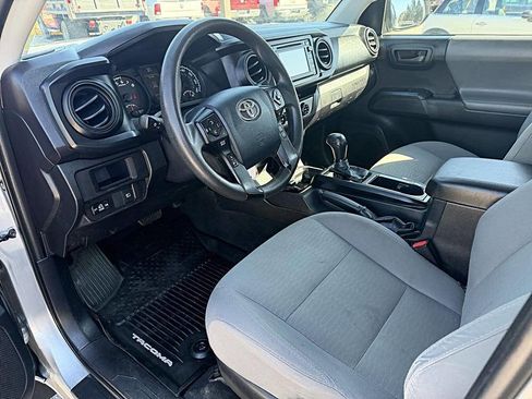 Used 2018 Toyota Tacoma SR w/ SR Convenience Package image 9