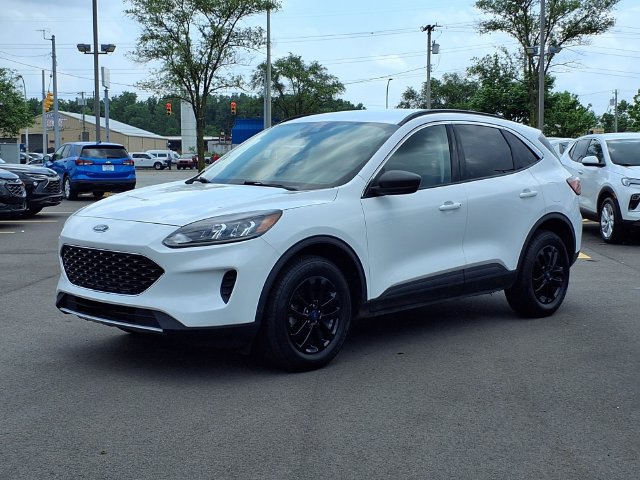 Used 2022 Ford Escape SE w/ Convenience Package AWD/4WD image 1