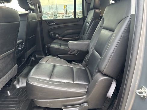 Used 2017 Chevrolet Suburban LT w/ Luxury Package image 25