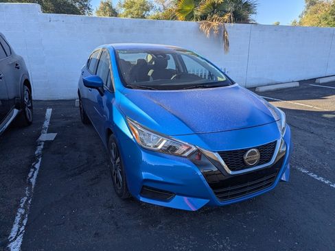 Used 2021 Nissan Versa SV image 4