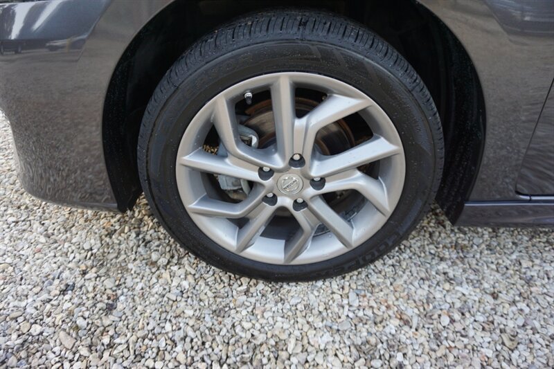 Used 2015 Nissan Sentra SR FWD image 25