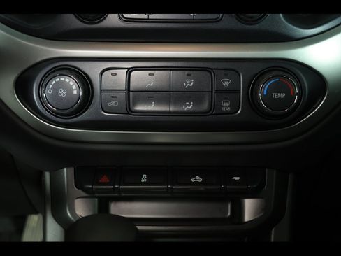 Used 2022 Chevrolet Colorado LT w/ LT Convenience Package image 26