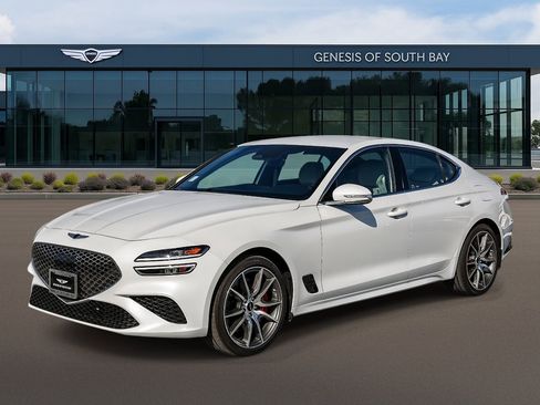 Used 2025 Genesis G70 2.5T image 1
