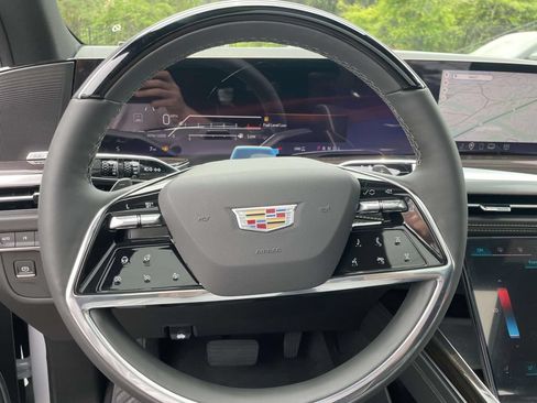 New 2026 Cadillac Escalade ESV Luxury AWD/4WD image 24