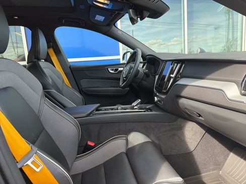 Used 2024 Volvo XC60 T8 Polestar w/ Protection Package Premier image 25