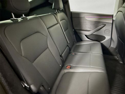 Used 2026 Tesla Model Y 2WD image 19