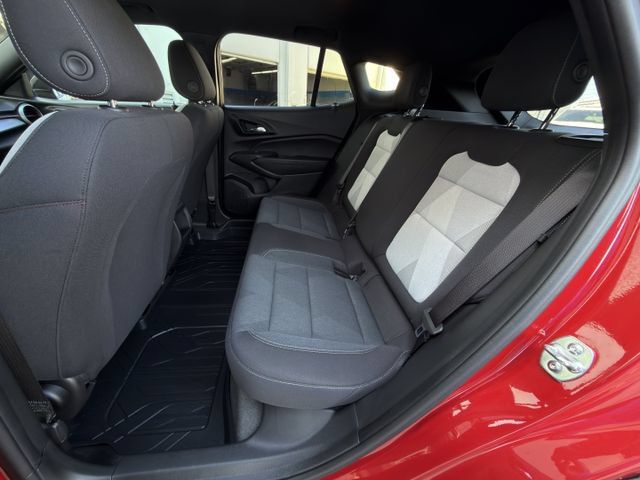 New 2026 Chevrolet Trax RS w/ Sunroof Package FWD image 20