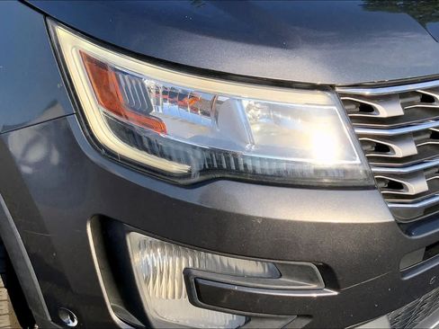 Used 2017 Ford Explorer Limited w/ Equipment Group 301A FWD image 23