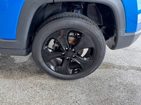 Used 2018 Jeep Compass Latitude w/ Popular Equipment Group AWD/4WD image 28