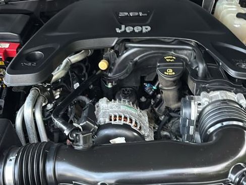 Used 2020 Jeep Wrangler Unlimited Sport AWD/4WD image 28