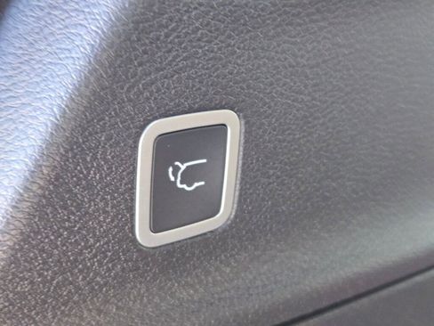 New 2026 Chrysler Pacifica Pinnacle image 13