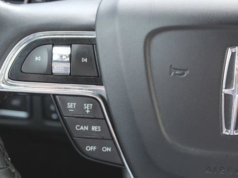 Used 2020 Lincoln Navigator 2WD image 25