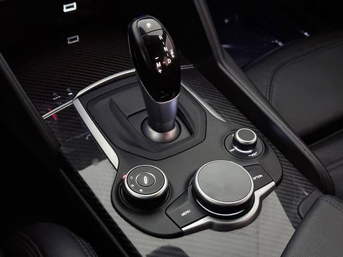 Used 2019 Alfa Romeo Giulia Ti image 36