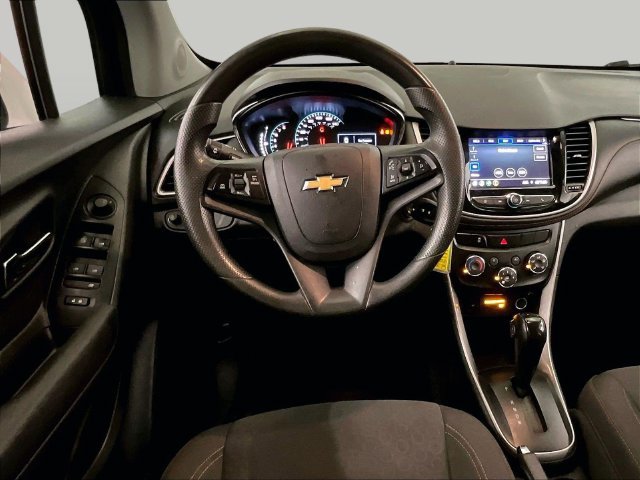 Used 2021 Chevrolet Trax LS w/ Tint and Cruise Package FWD image 5