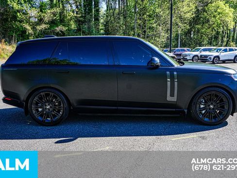 Used 2024 Land Rover Range Rover Long Wheelbase SE AWD/4WD image 8