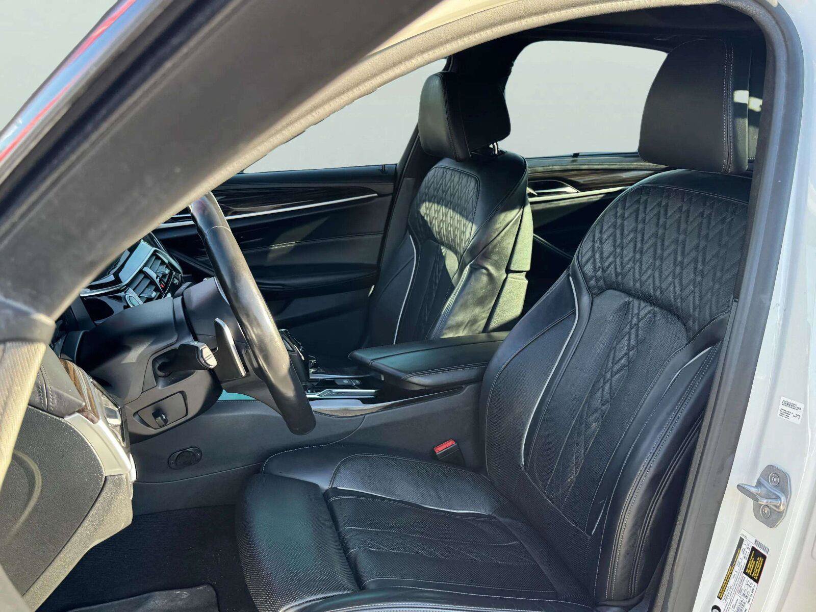 Used 2019 BMW M550i xDrive AWD/4WD image 14