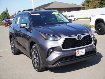 Used 2022 Toyota Highlander XLE