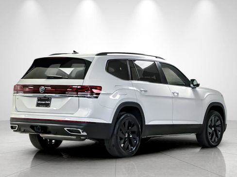 New 2026 Volkswagen Atlas SE FWD image 5