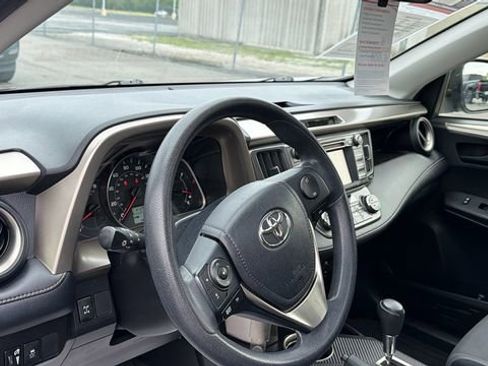 Used 2013 Toyota RAV4 XLE AWD/4WD image 10