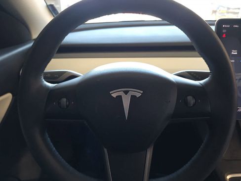 Used 2021 Tesla Model Y 2WD image 24