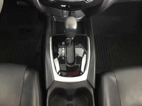 Used 2016 Nissan Rogue SL w/ SL Premium Package image 15